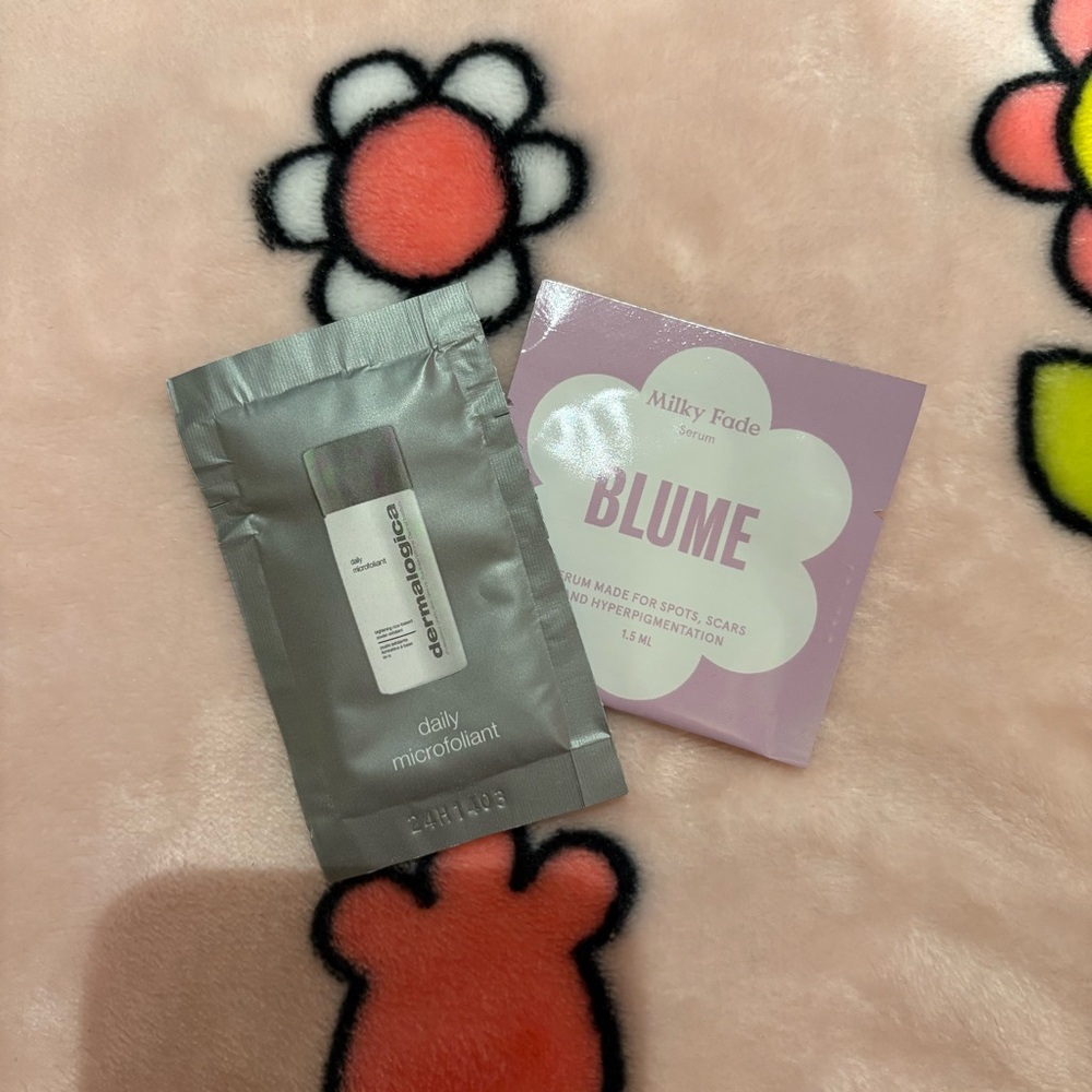 FREE SAMPLES WITH PURCHASE FROM CLOSET / DO NOT PURCHASE ALONE!